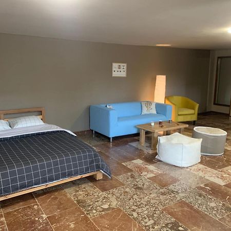 Zoes Place Apartment Artemida  Bagian luar foto