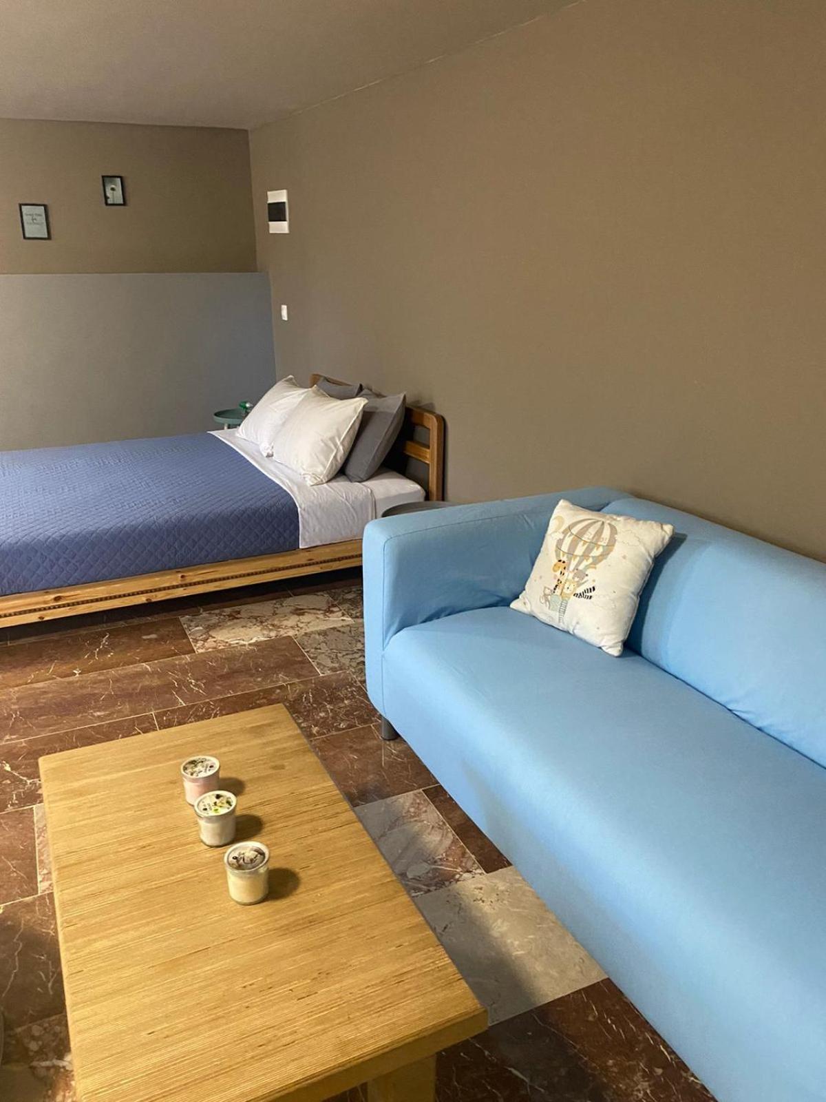 Zoes Place Apartment Artemida  Bagian luar foto