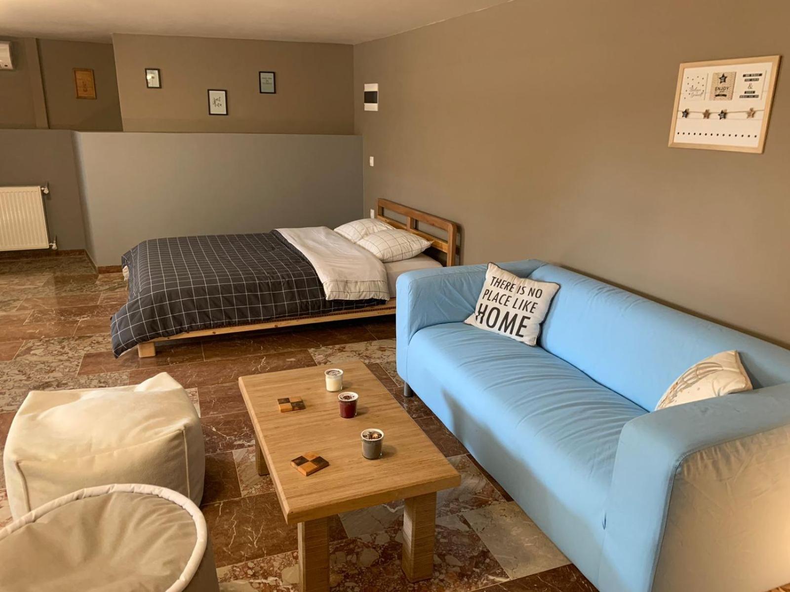 Zoes Place Apartment Artemida  Bagian luar foto