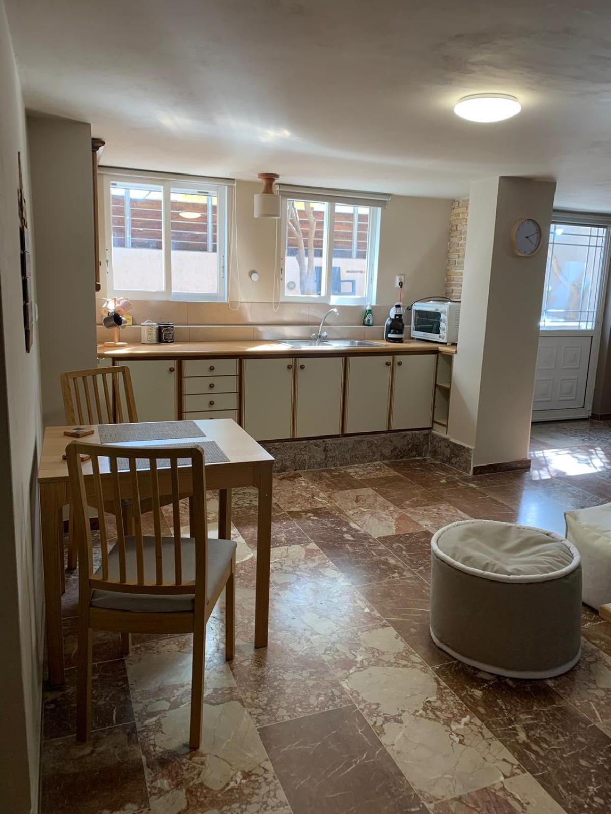 Zoes Place Apartment Artemida  Bagian luar foto